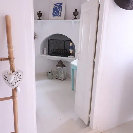 Rustic House In Ano Syros