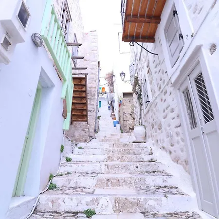 Traditional House In * Ano Syros