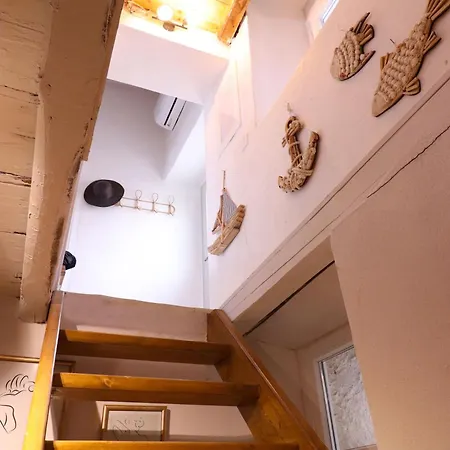 Rustic House In Feriehus Ano Syros