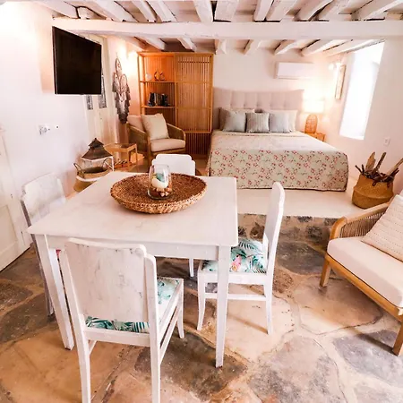 Feriehus Rustic House In