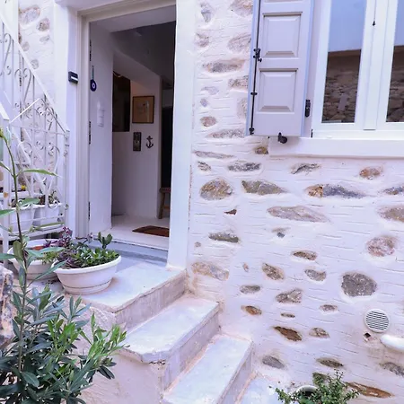 Feriehus Rustic House In