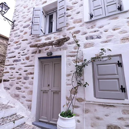 Feriehus Rustic House In Ano Syros