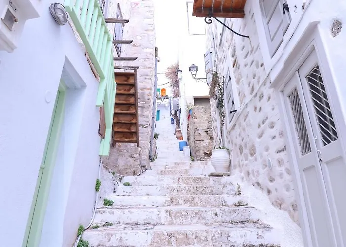 Rustic House In * Ano Syros