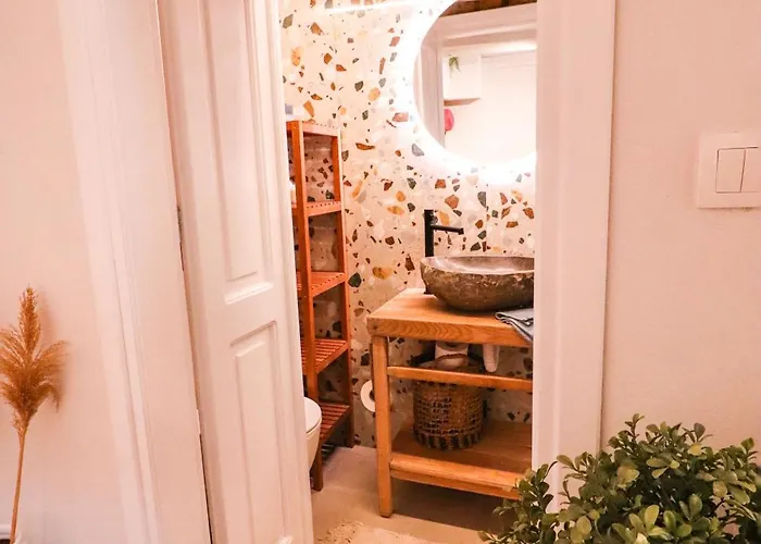 Semesterbostad Rustic House In