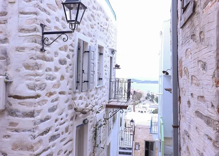 Semesterbostad Rustic House In *