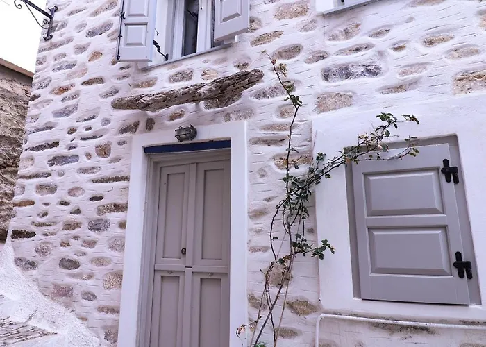 Semesterbostad Rustic House In Ano Syros