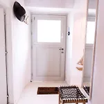 Σπίτι διακοπών Rustic House In *